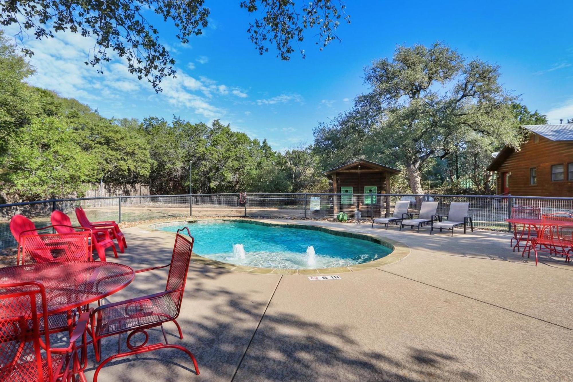Wimberley Log Cabins Resort And Suites- Reunion Cabin Exterior photo